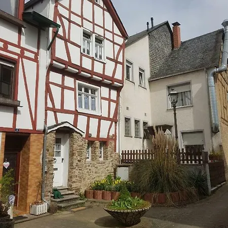 Ferienhaus * Rhens